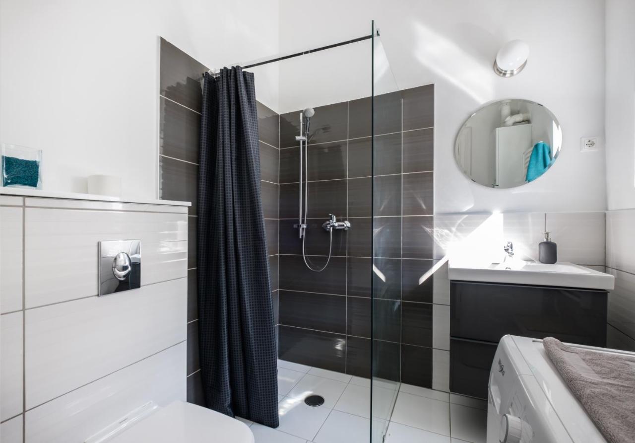 Andrassy Garden Apartment In Center บูดาเปสต์ ภายนอก รูปภาพ